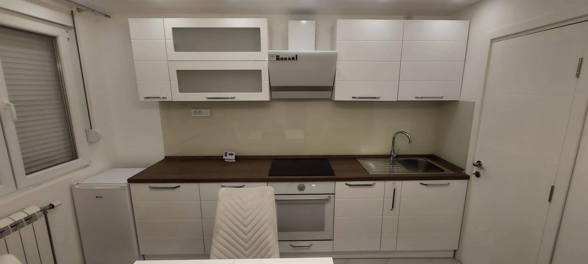 Izdajem jednosoban namesten stan 2