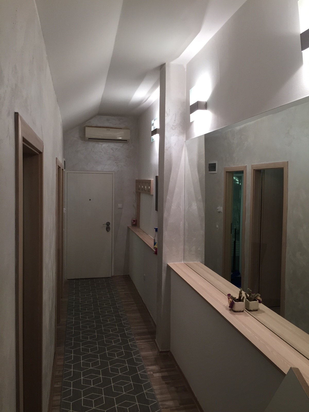 IZDAJEM STAN U STROGOM CENTRU NIŠA 8