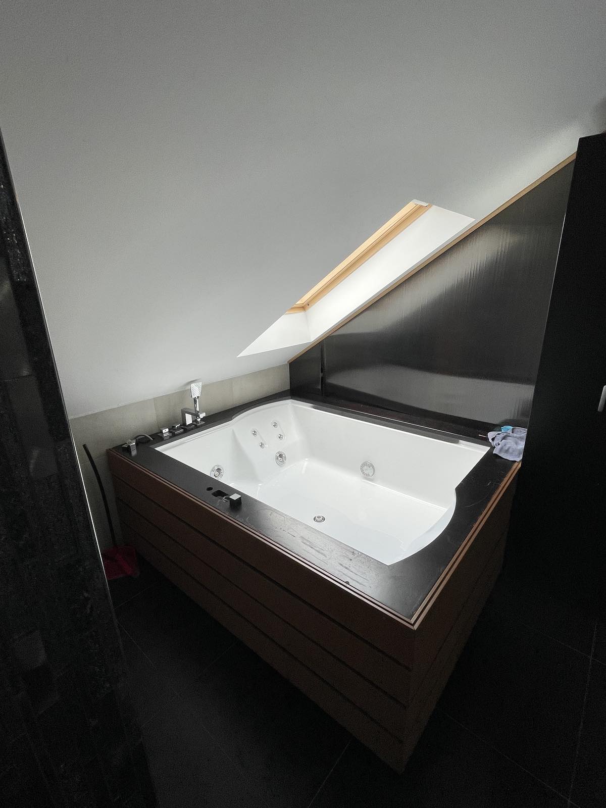 Četvorosoban stan na prodaju  Glavna 98  120000   120m² 4