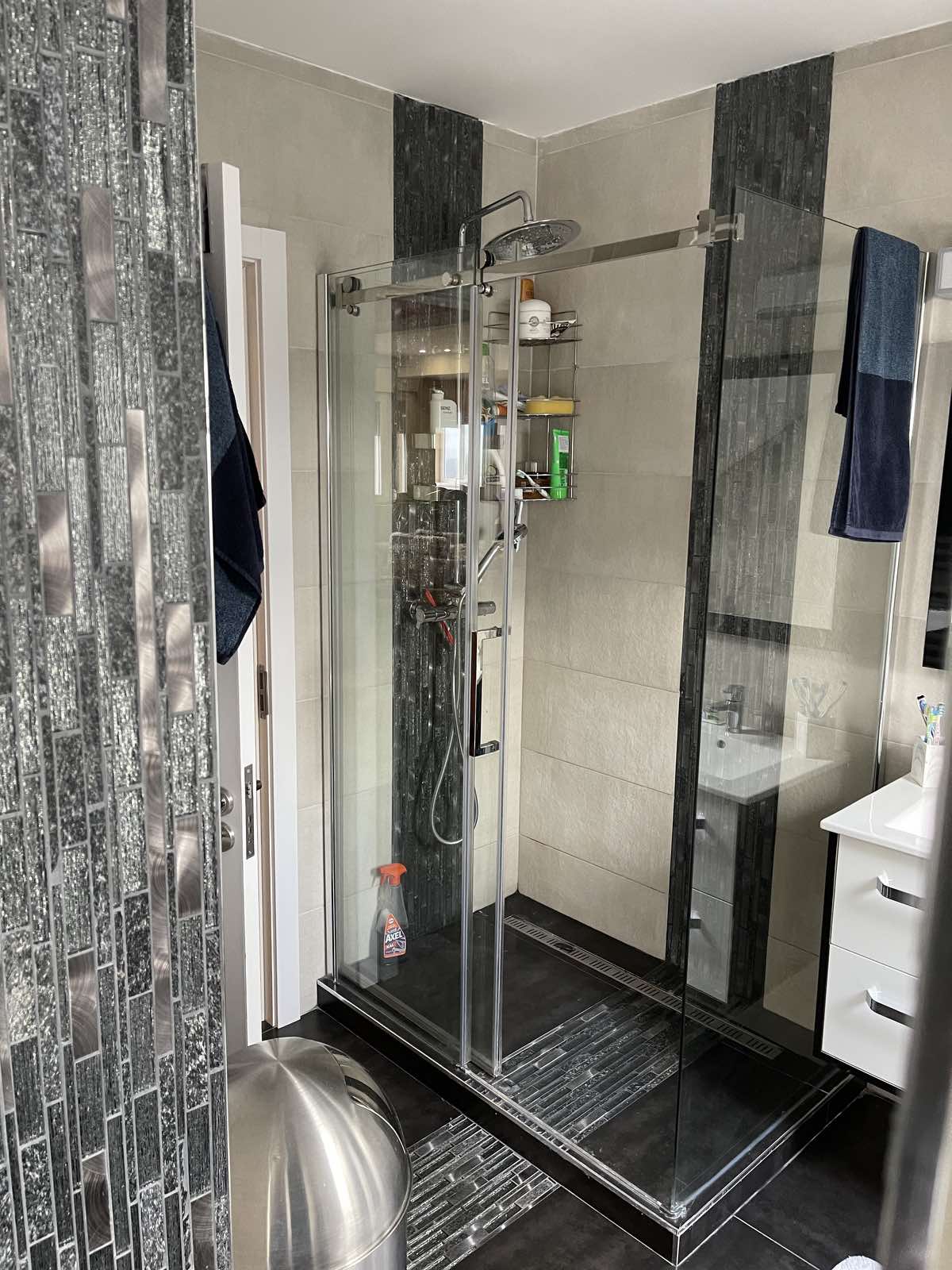 Četvorosoban stan na prodaju  Glavna 98  120000   120m² 3