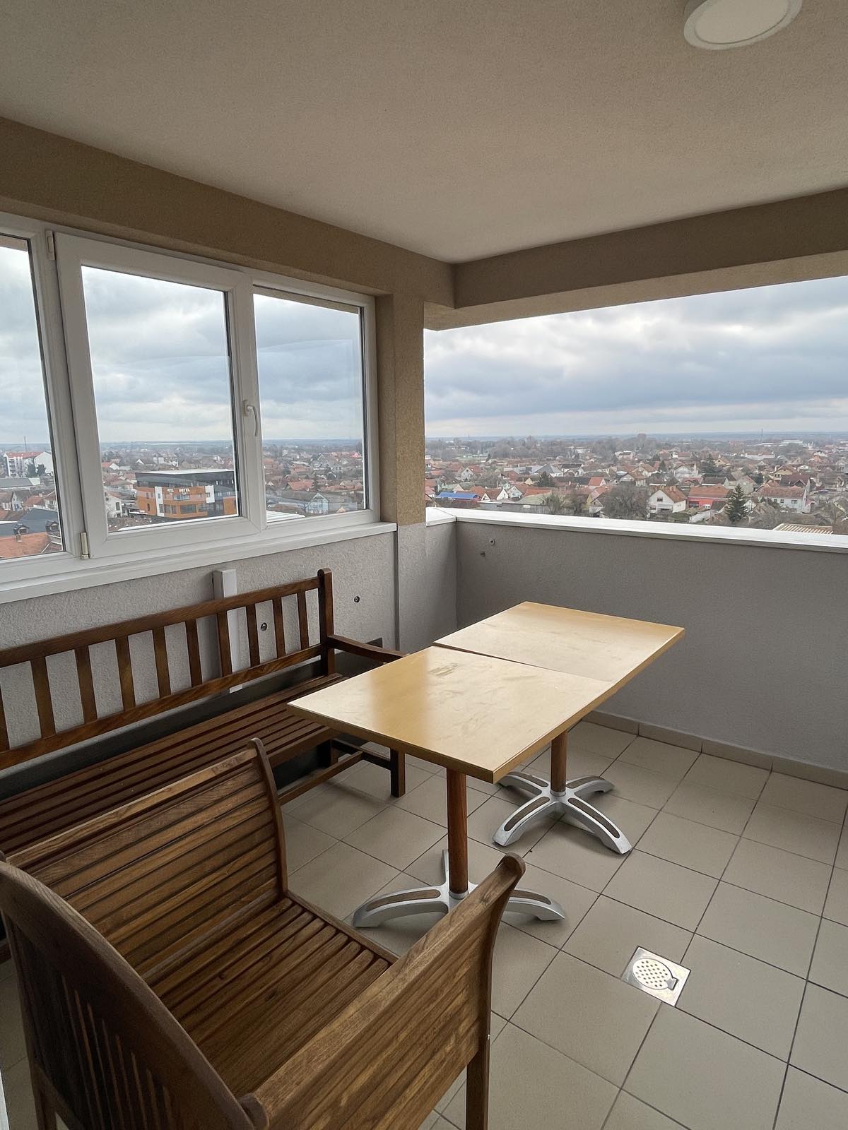 Četvorosoban stan na prodaju  Glavna 98  120000   120m² 2