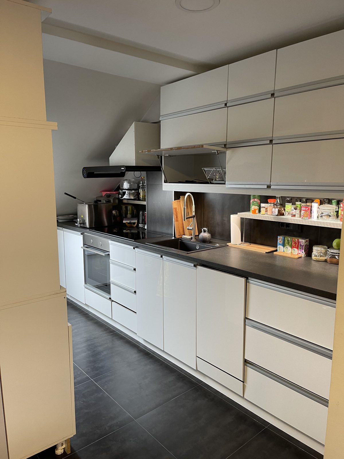 Četvorosoban stan na prodaju  Glavna 98  120000   120m² 5