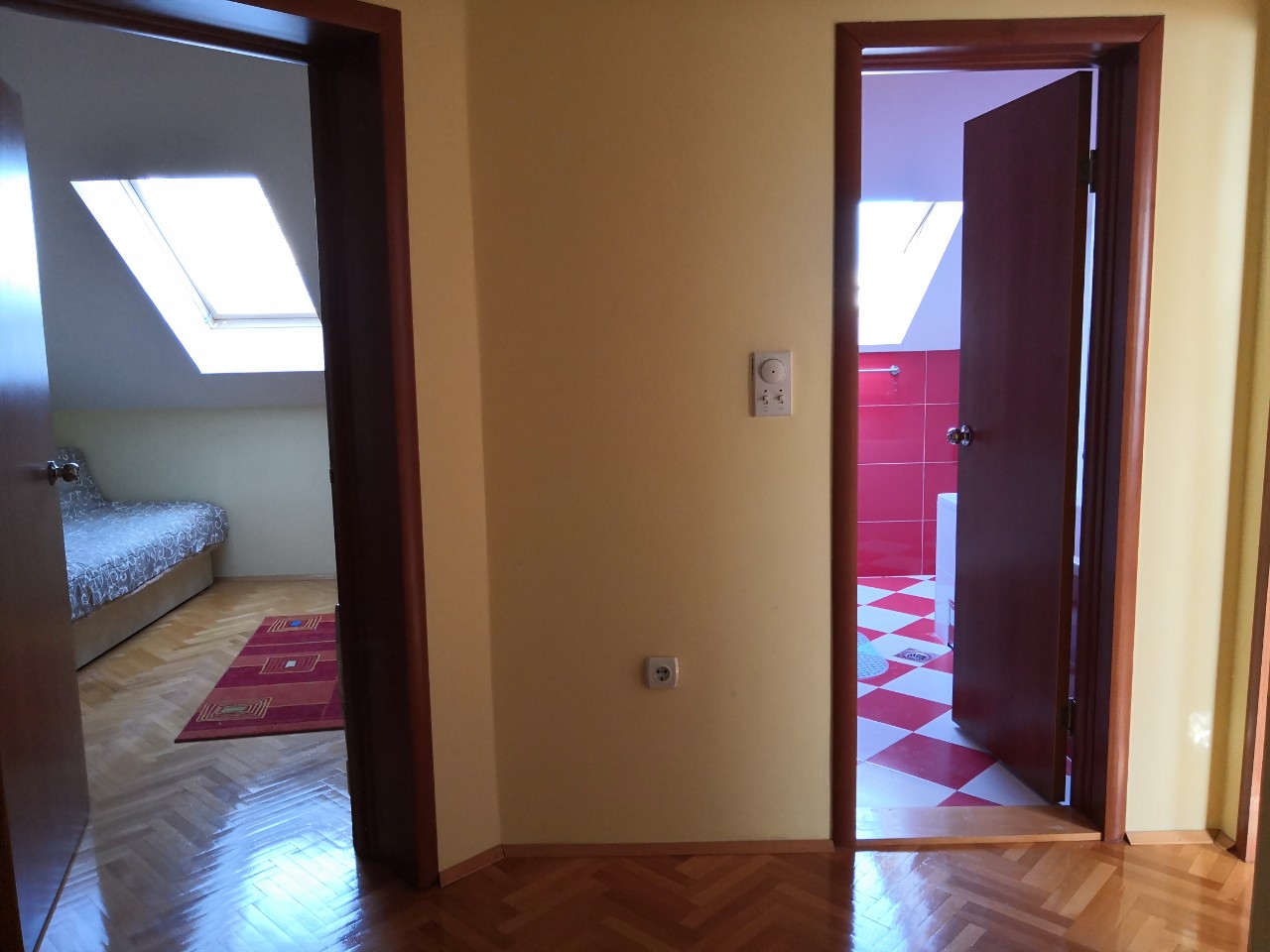 Izdajem jednoiposoban stan u centru Niša 3