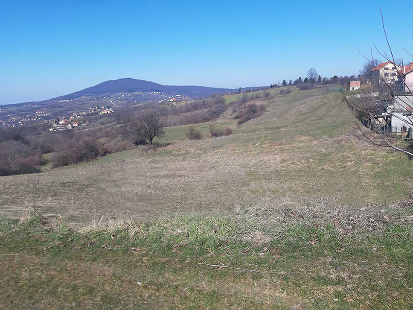 Plac  50 ari  Vozdova   Ripanj centar   Ercani 3