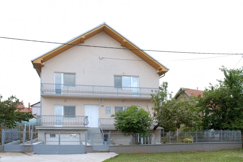 Kuca na prodaju u lepom kraju grada 2