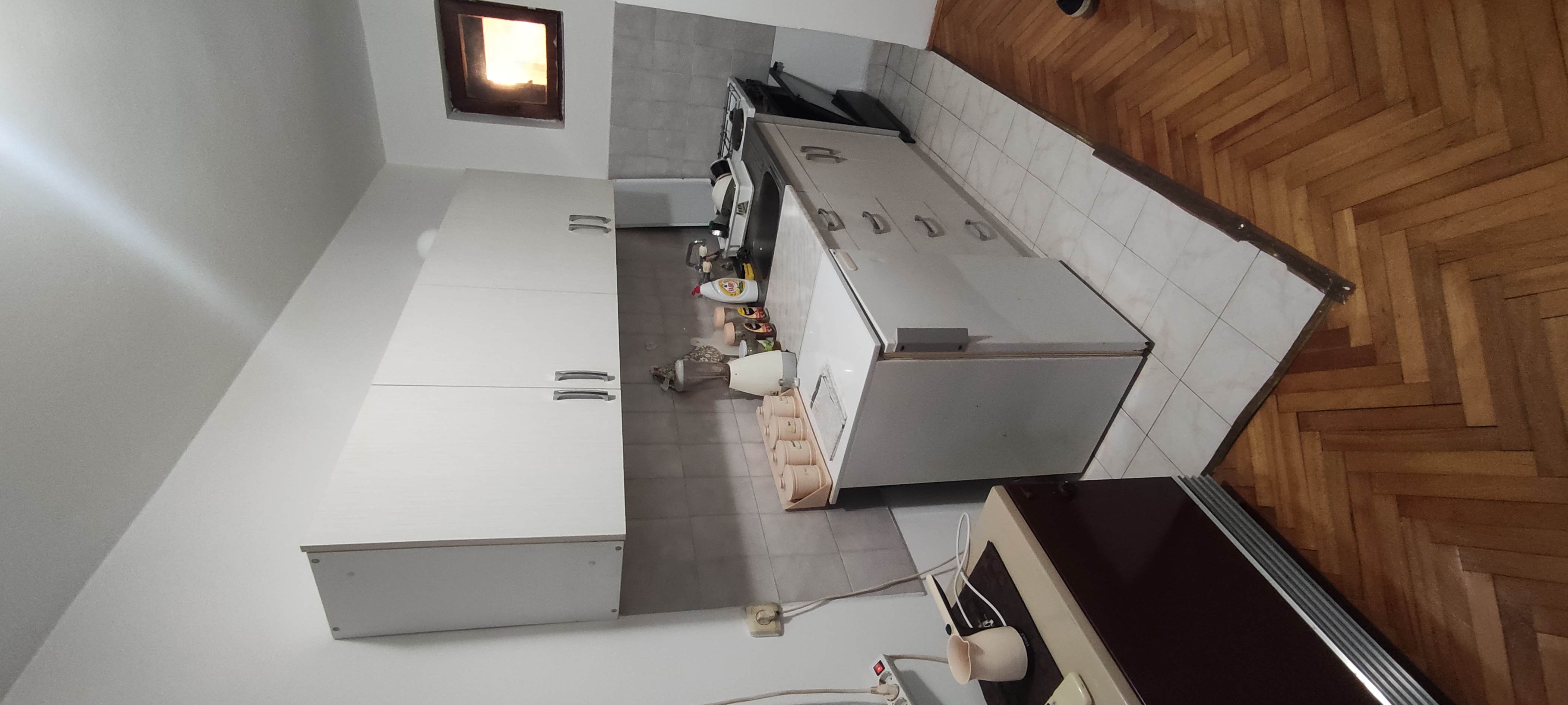 Izdajem namešten dvosoban stan 5