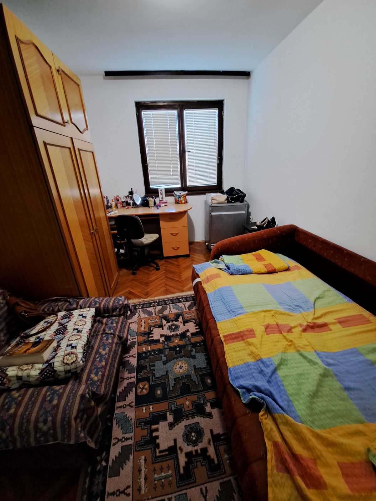 Izdajem namešten dvosoban stan 1