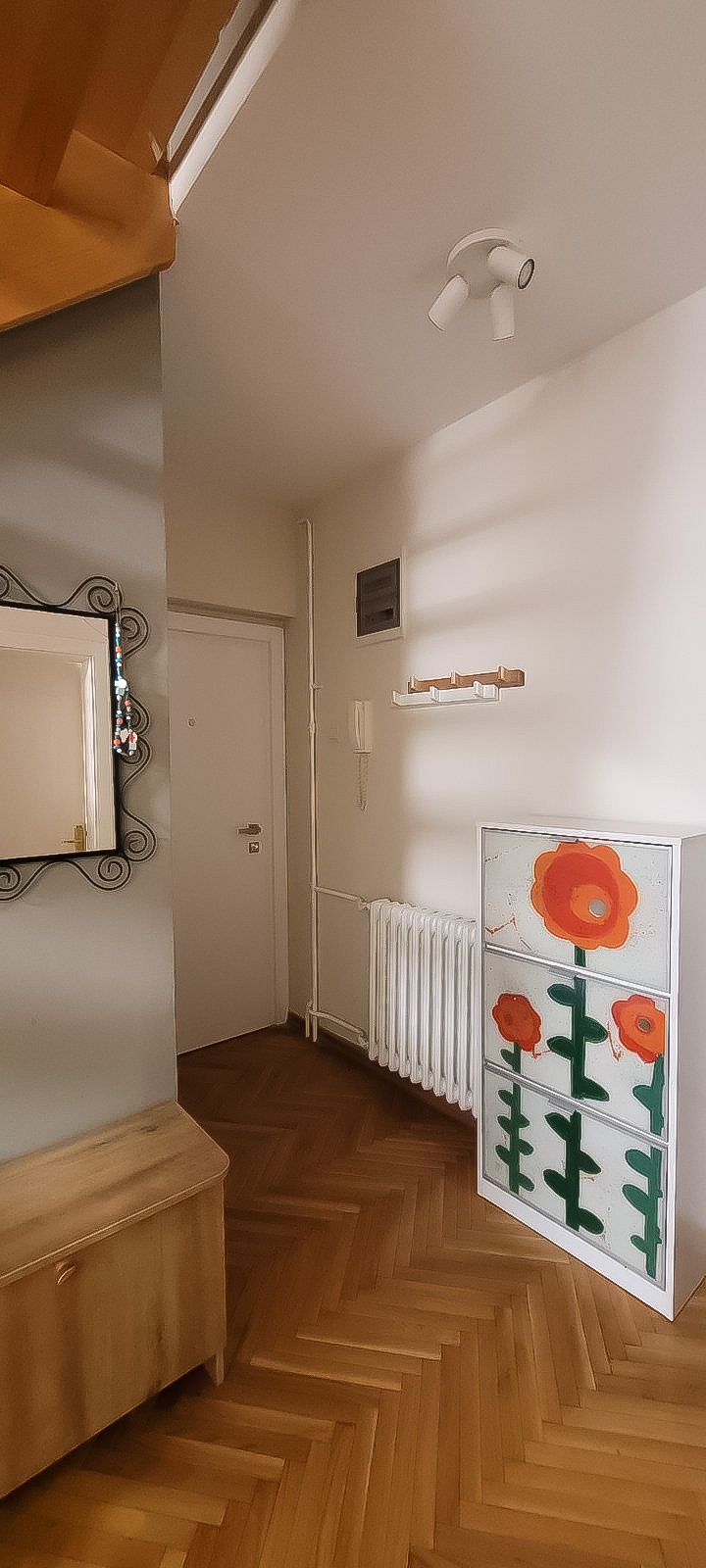 ODLIČNA LOKACIJA Četvorosoban stan  93 m2  duplex 3