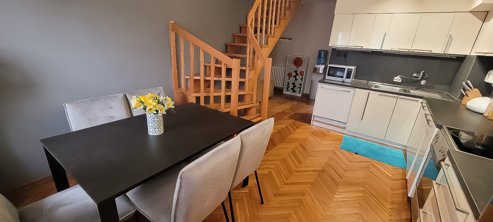 ODLIČNA LOKACIJA Četvorosoban stan  93 m2  duplex 1