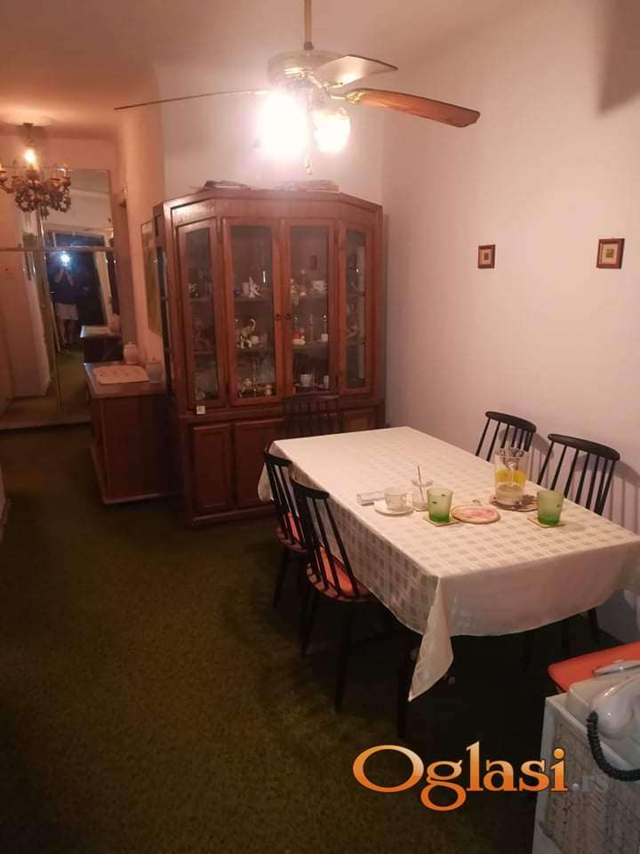 TROSOBAN STAN U CENTRU NOVOG SADA 4