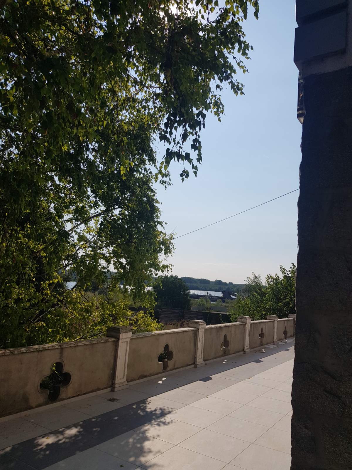 Prodajem kucu u Starim Banovcima 4