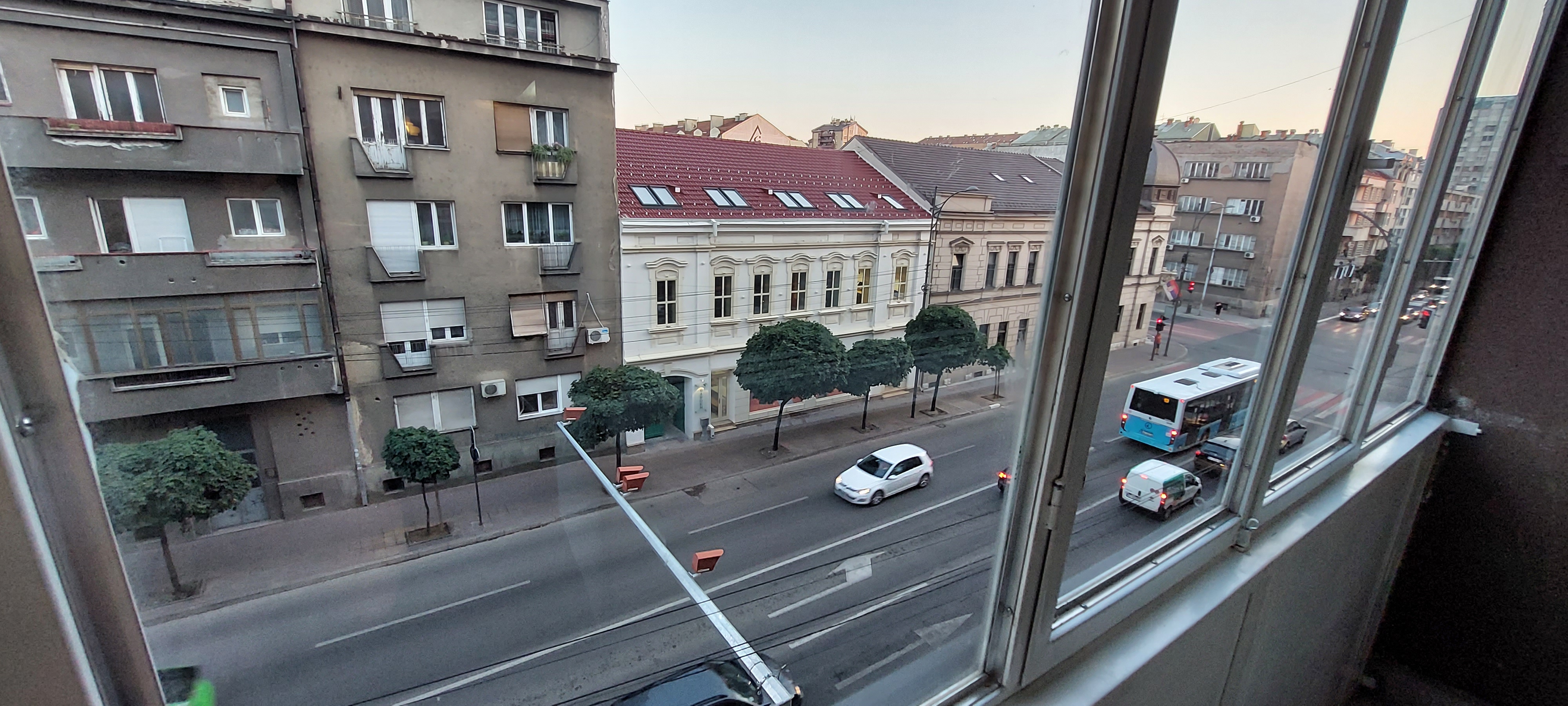 Prodajem stan u centru NIša 2