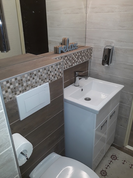 Izdajem luksuznu namestenu garsonjeru na Petrovaradinu 5