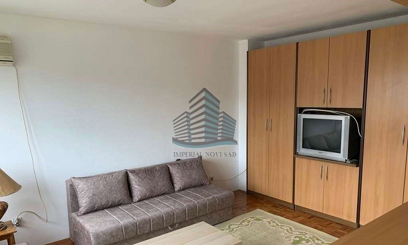 10560 JEDNOIPOSOBAN 49m²   95 275  BULEVAR OSLOBOĐENJA 2