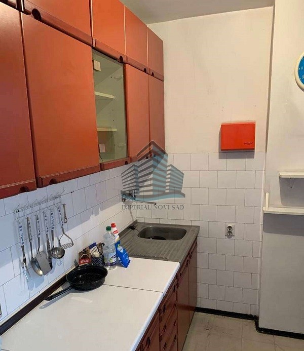 10560 JEDNOIPOSOBAN 49m²   95 275  BULEVAR OSLOBOĐENJA 5