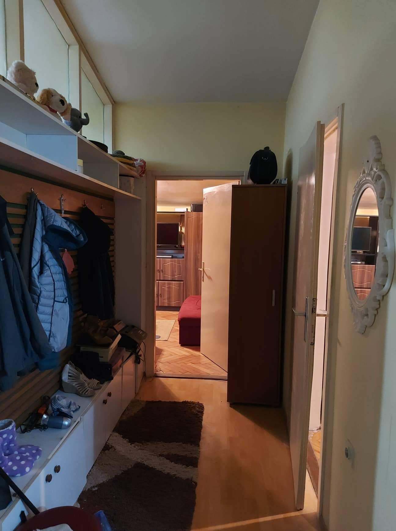 Prodajem dvosoban stan u Boru 4