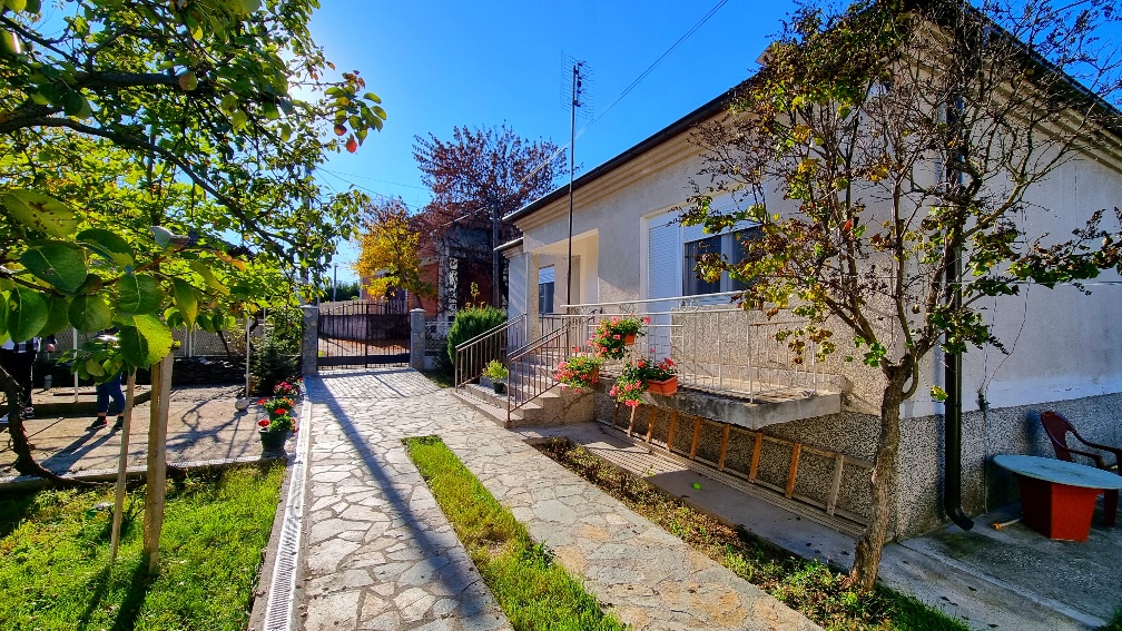 EXKLUZIVNI KOMPLEKS  HACIJENDA U CENTRU PREŠEVA 3