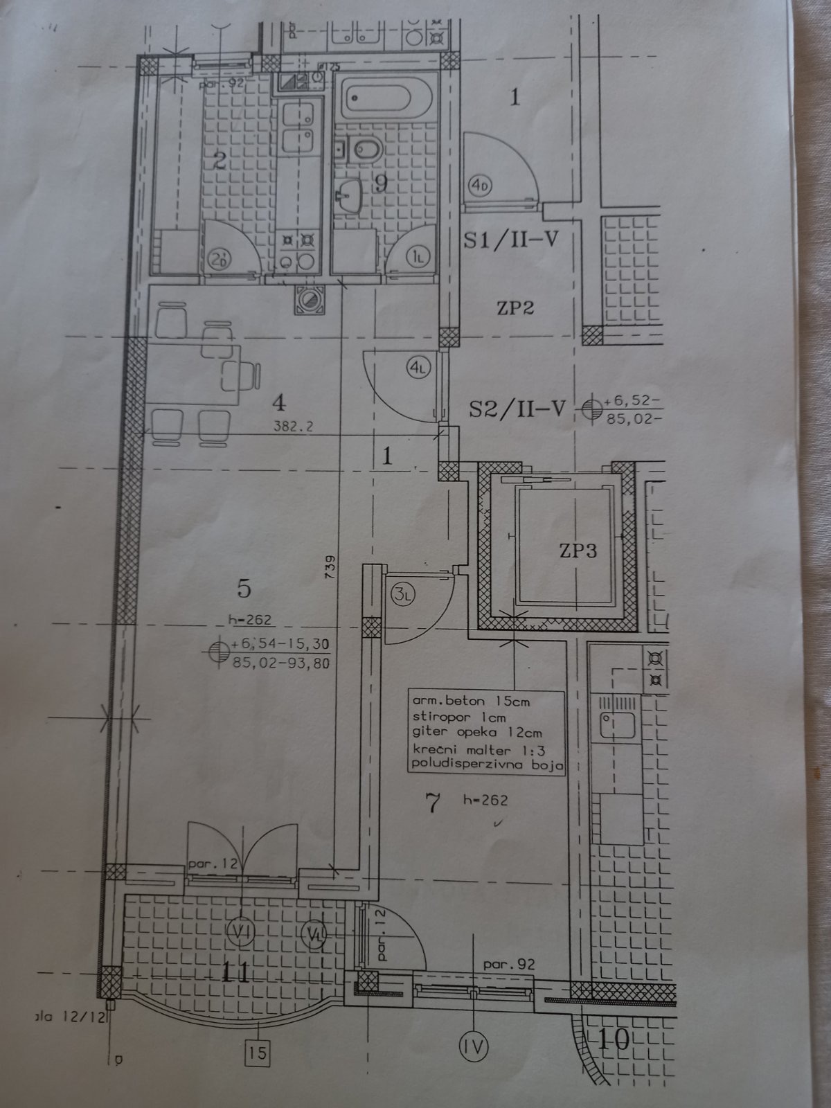 Na prodaju komforan dvosoban stan u blizini sajma  4