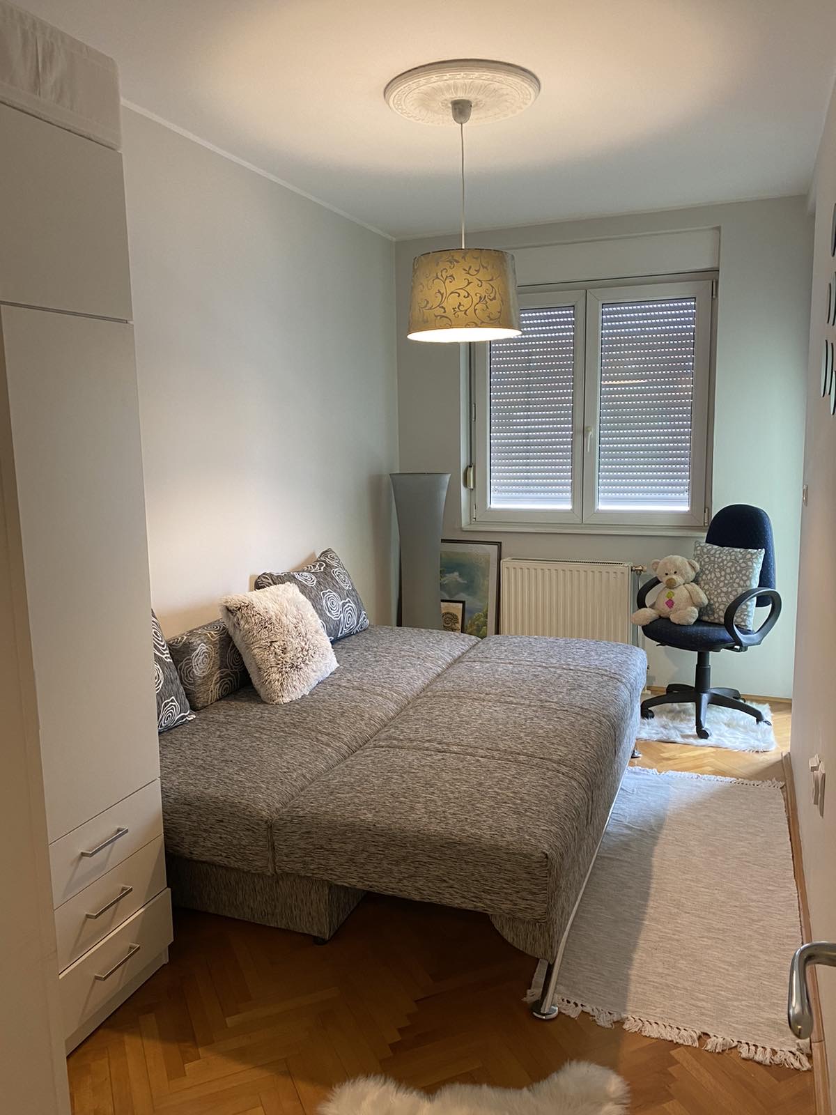 Na prodaju komforan dvosoban stan u blizini sajma  5