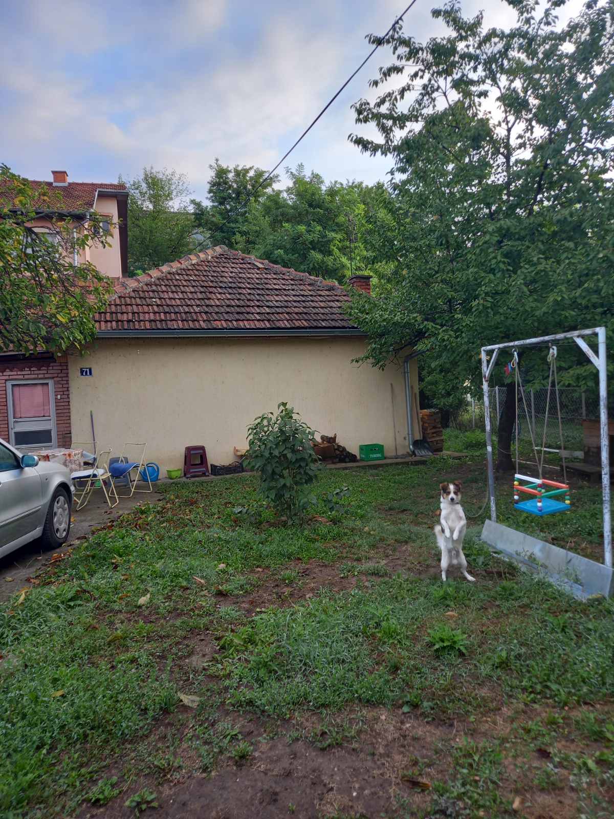 Prodajem  izdajem kucu 2