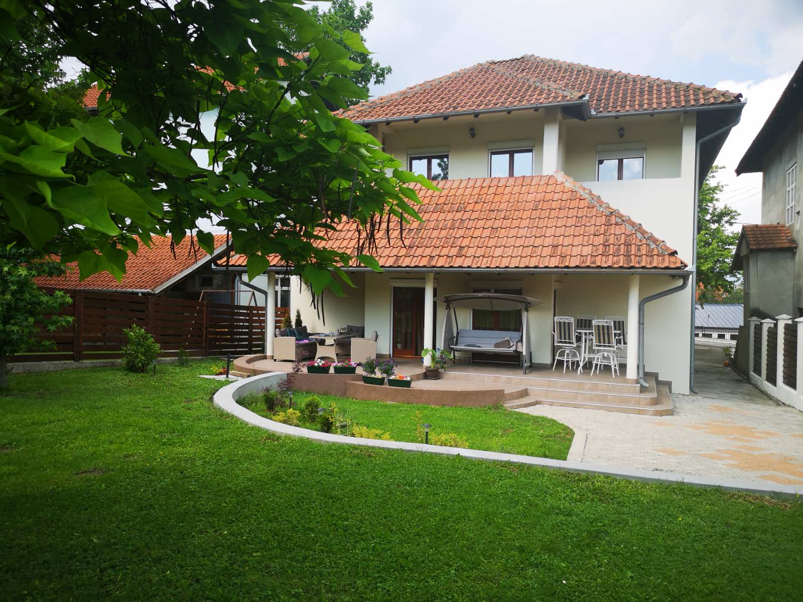 Poslovno stambeni objekat 1