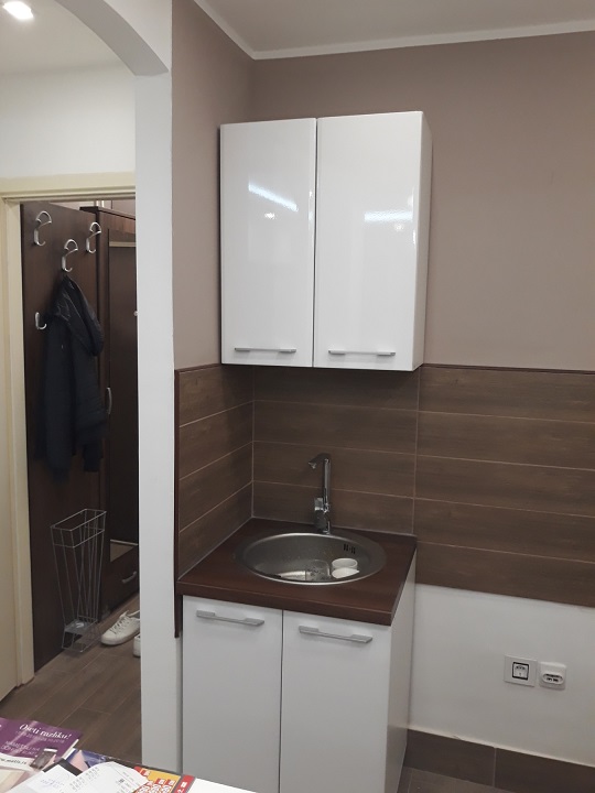 Prodajem luksuznu namestenu garsonjeru na 5min od centra Novog Sada 4