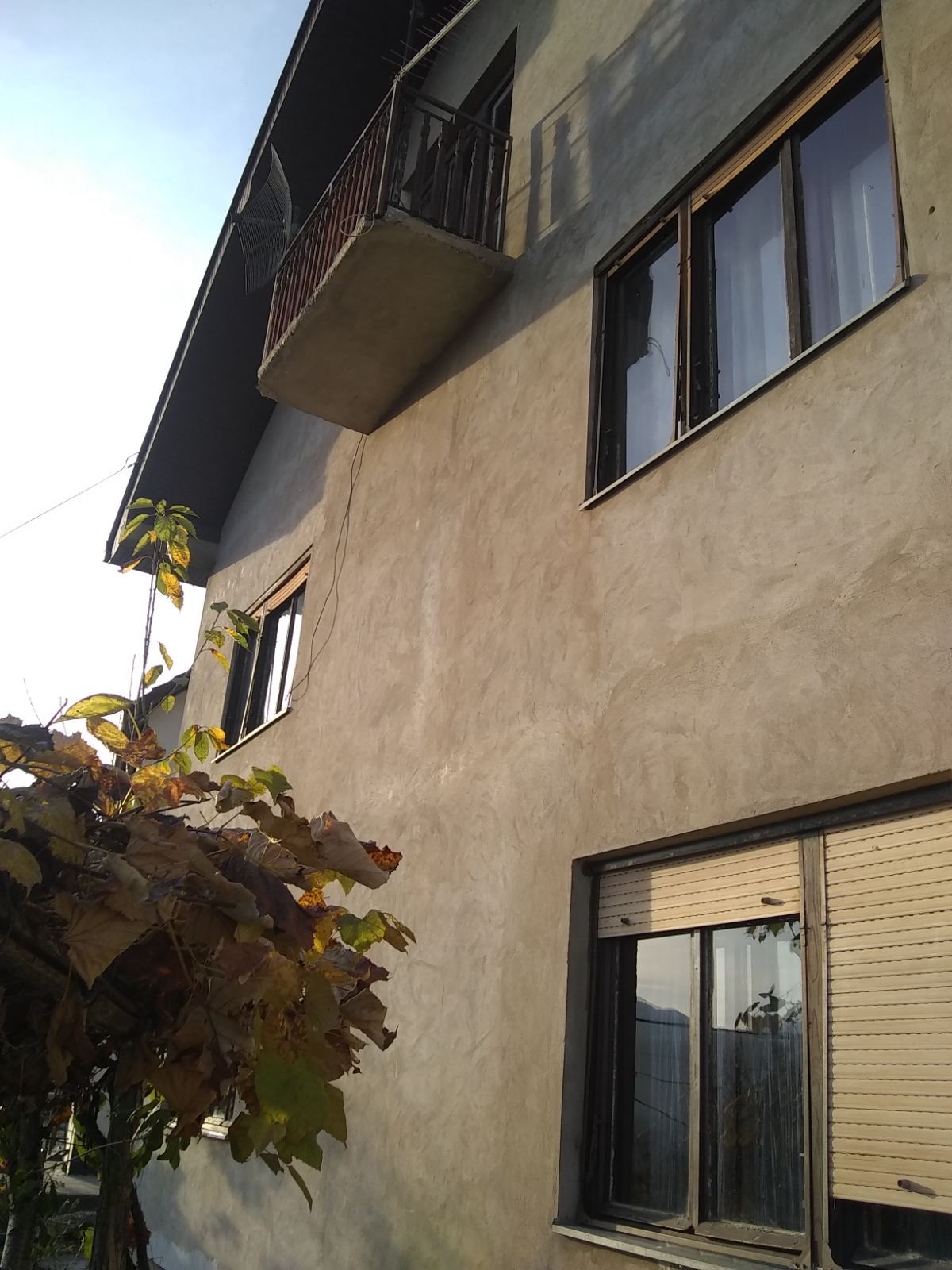 Prodajem kucu u Ljuboviji 1