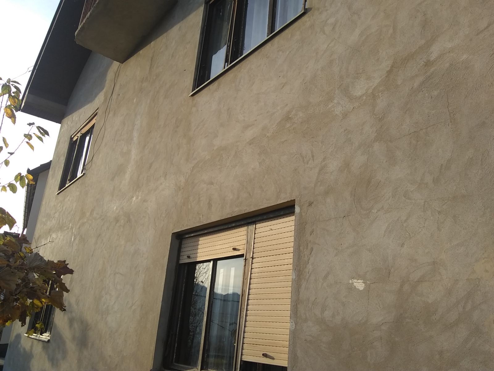 Prodajem kucu u Ljuboviji 2