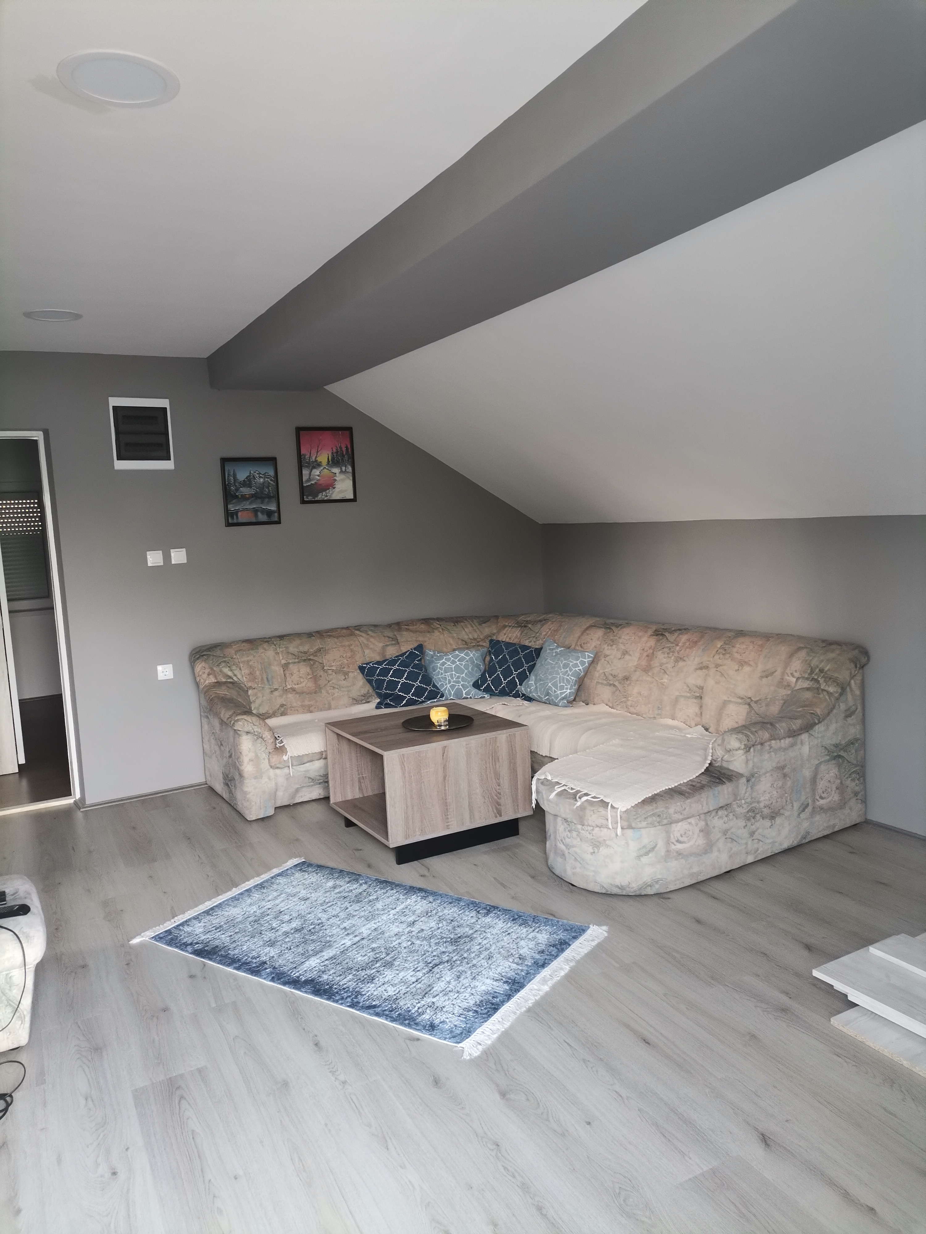 Porodična kuća sa prelepim pogledom na grad 4