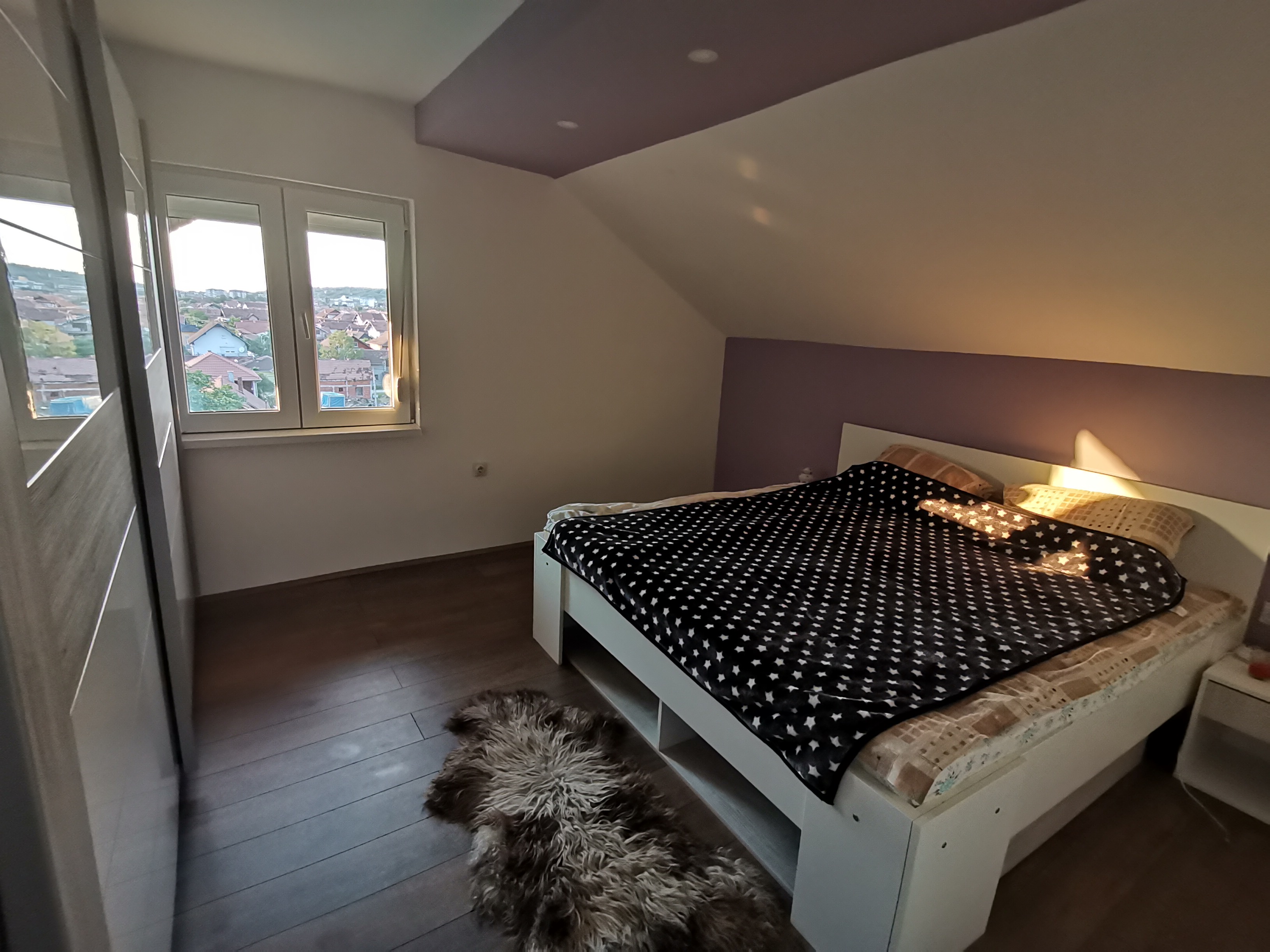 Porodična kuća sa prelepim pogledom na grad 2