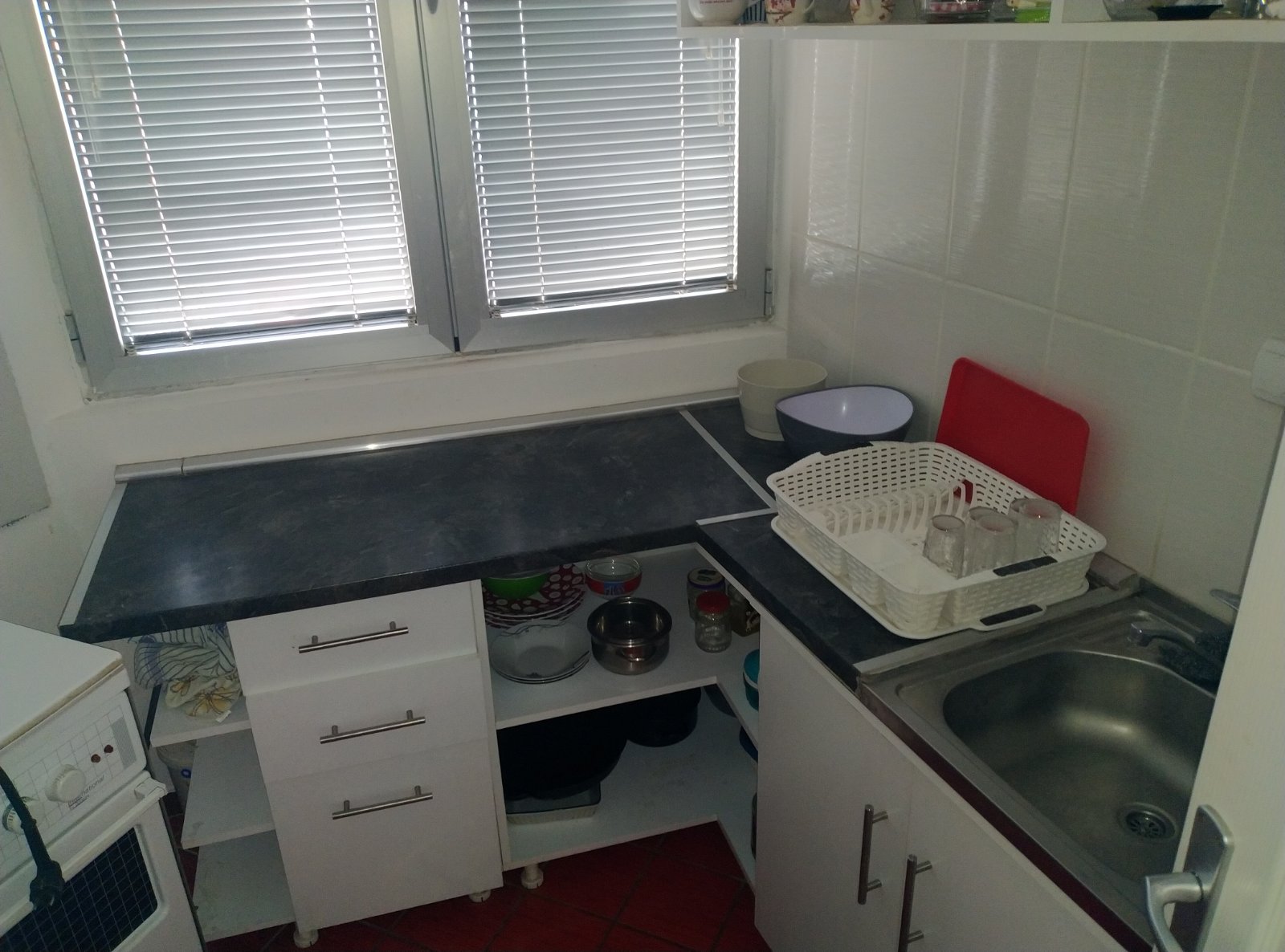 IZDAJEM SOBE ZA STUDENTE 3