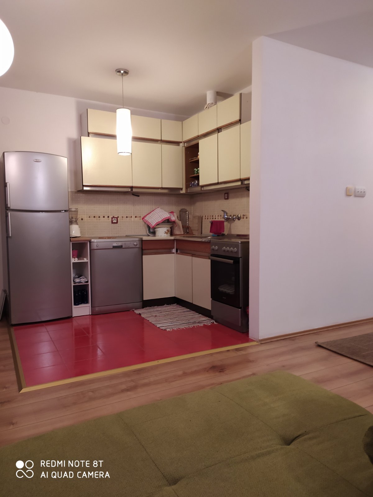 Prodajem stan na izuzetno lokaciji u Rakovici 3