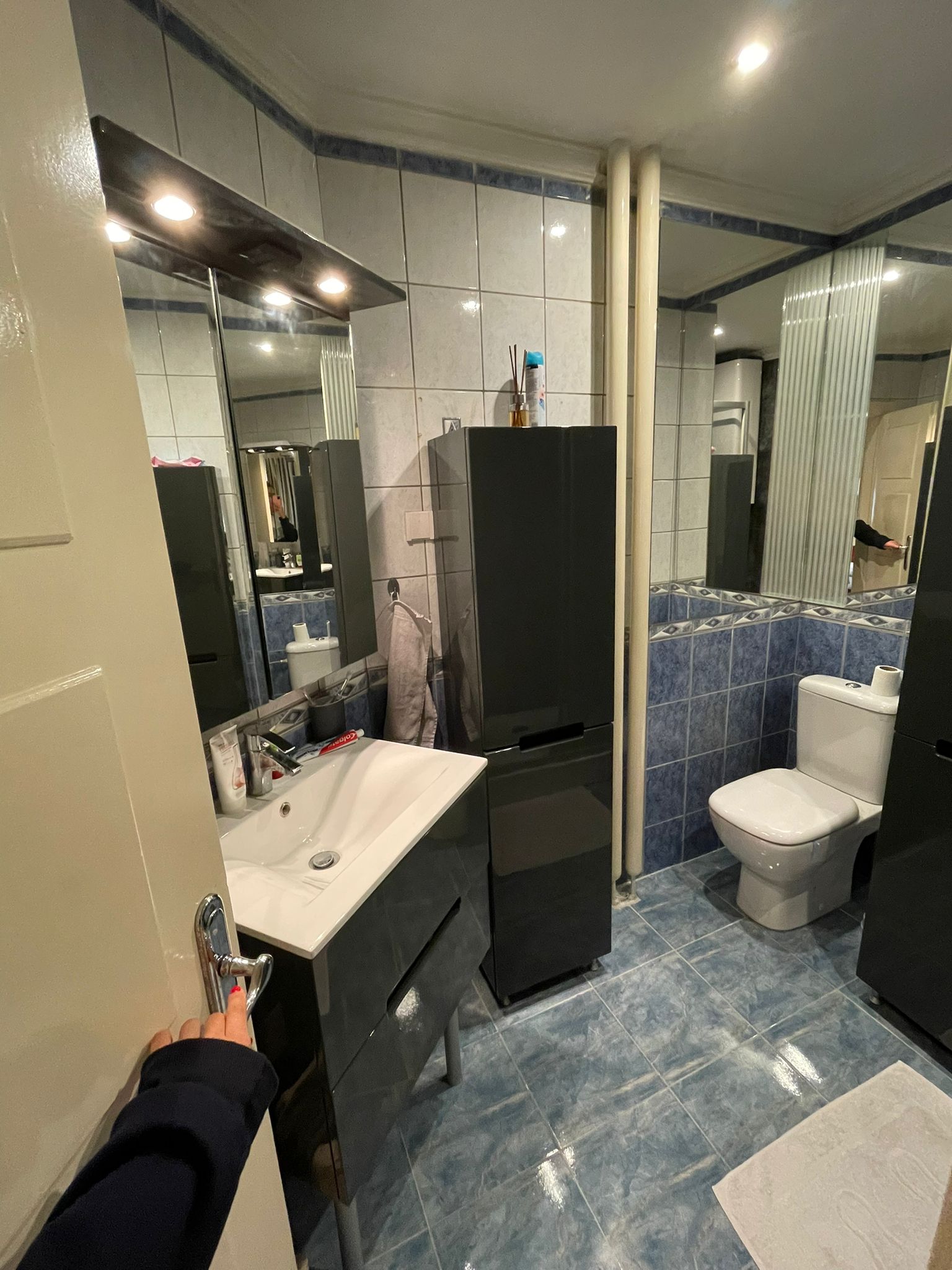 Izdajem LUX dvosoban stan na Vracaru 6