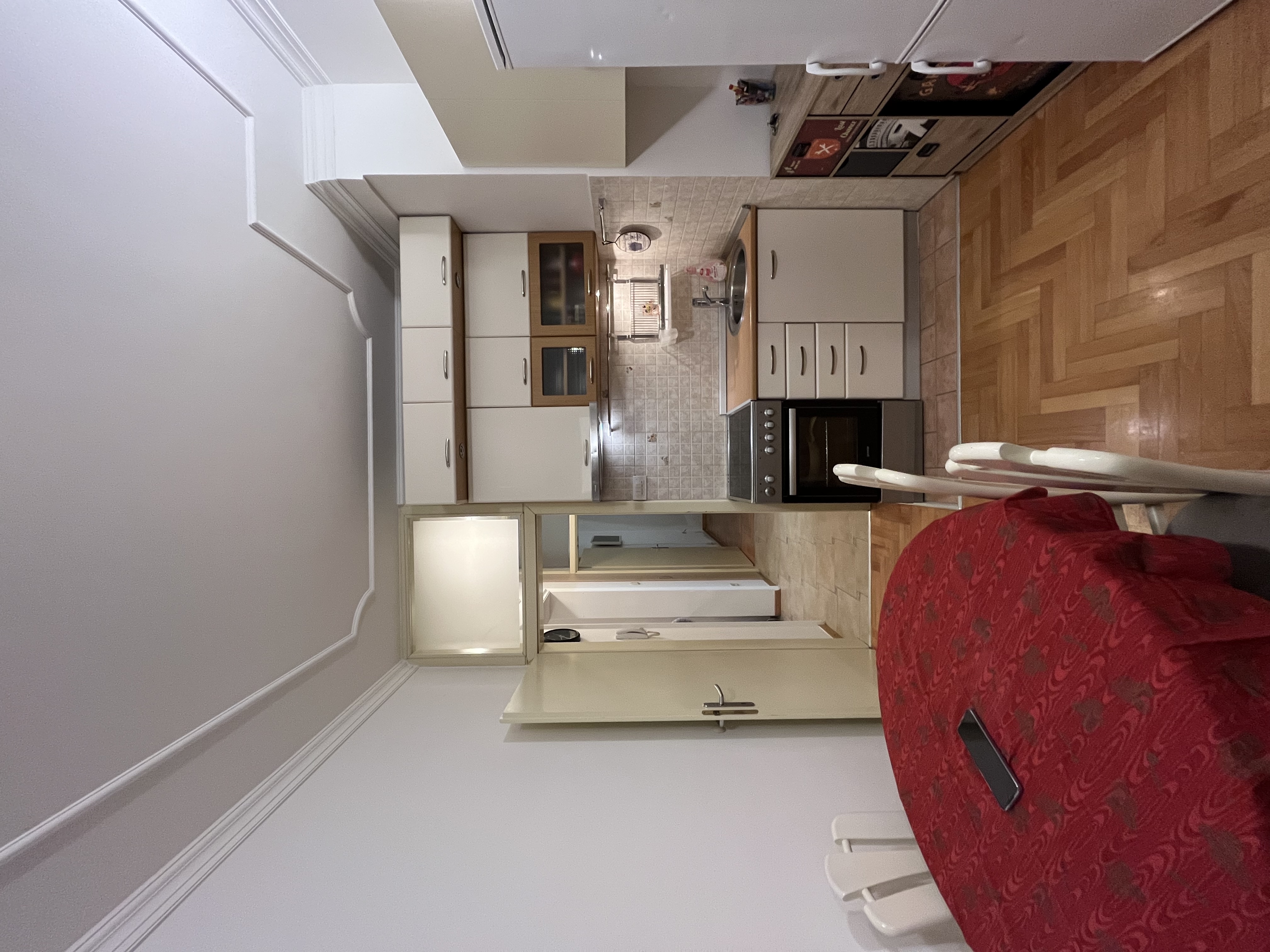 Izdajem stan na Crvenom Krstu 3