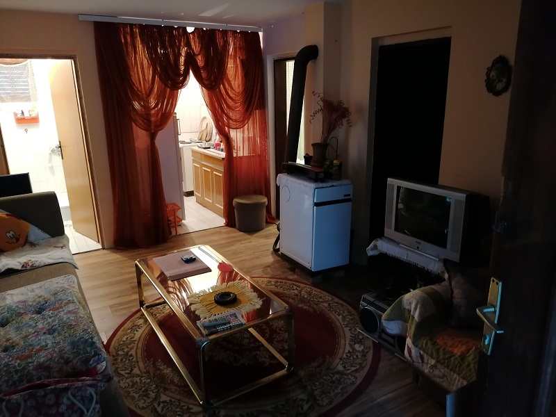 Izdaje se vikendica na Srebrnom jezeru 2