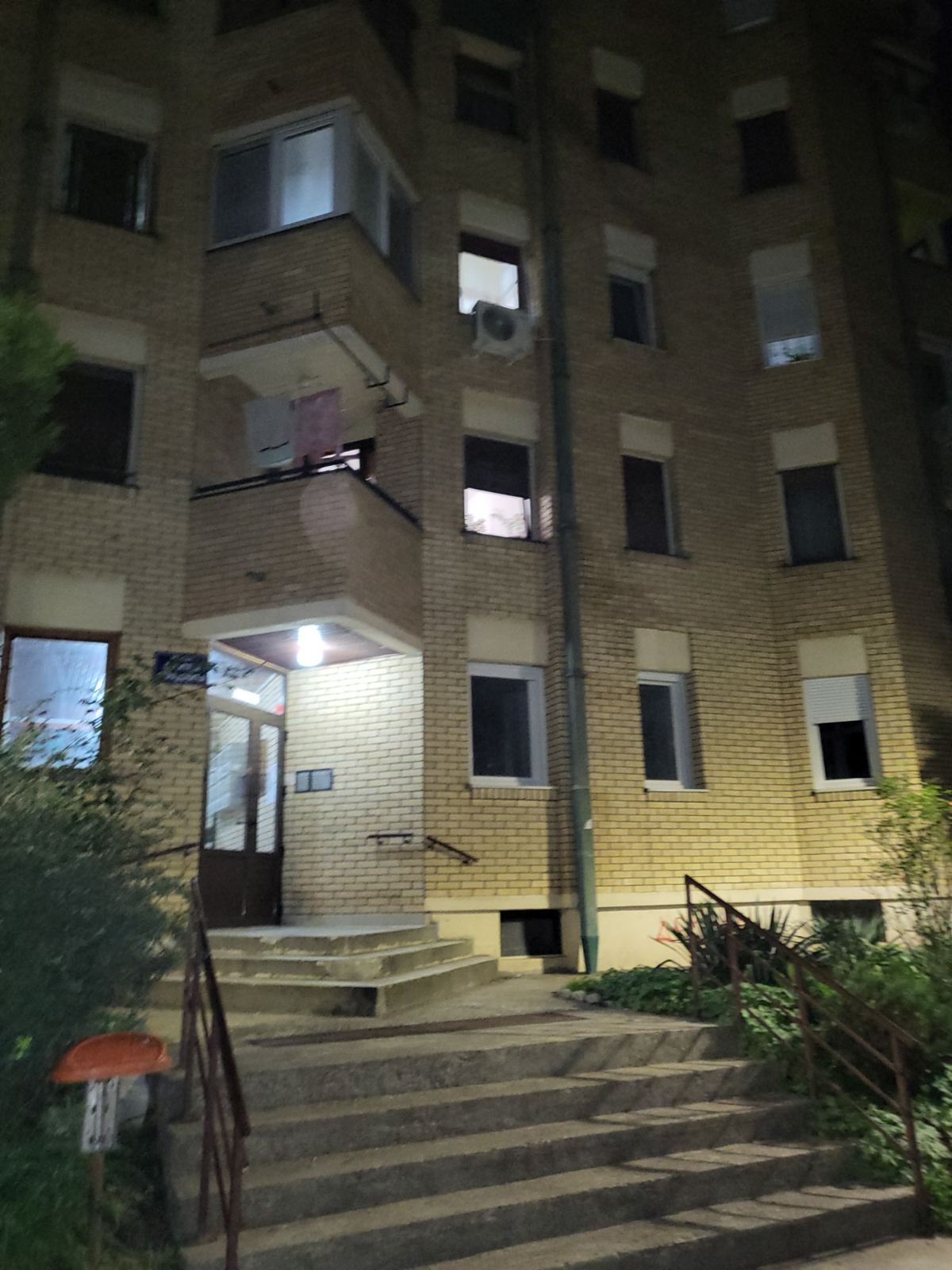 Na prodaju garsonjera u Novim Banovcima 1