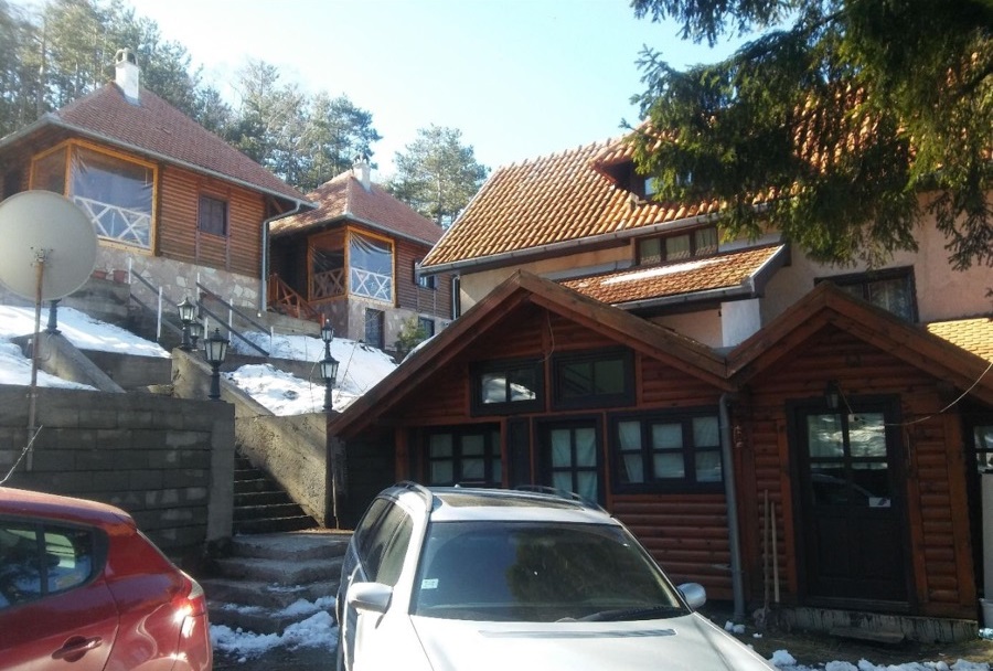 Prodaja kuce na Divcibarama 2