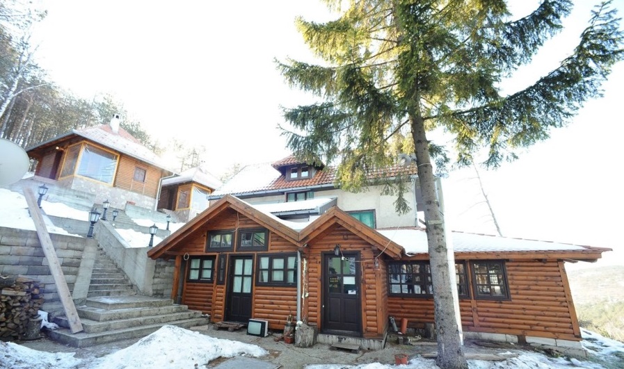 Prodaja kuce na Divcibarama 3