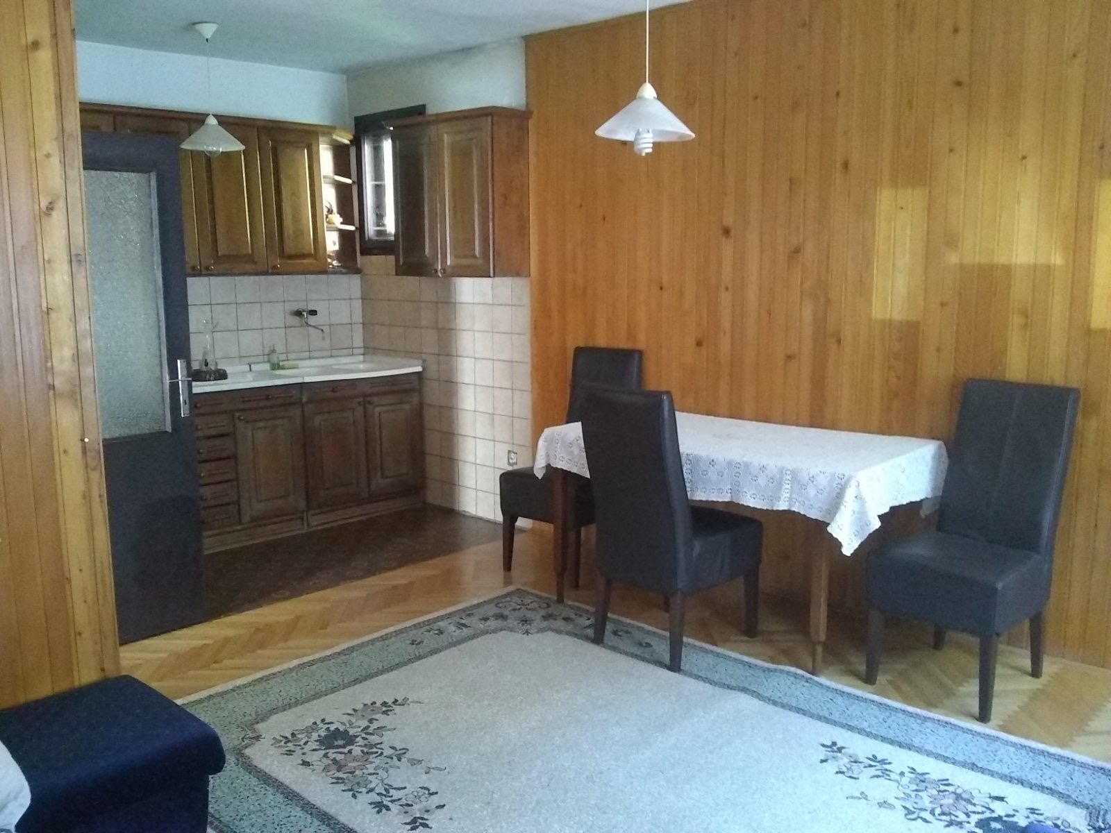 Prodajem kucu u Ljuboviji 6