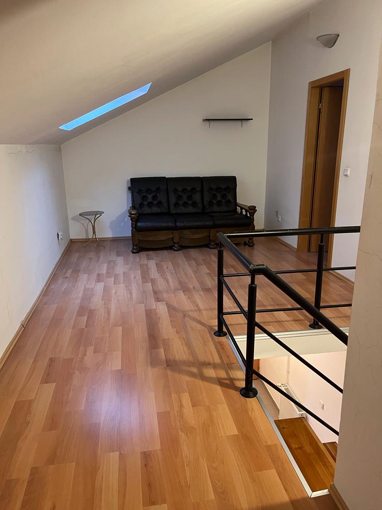 Na prodaju stan u naselju Mose Pijade 4