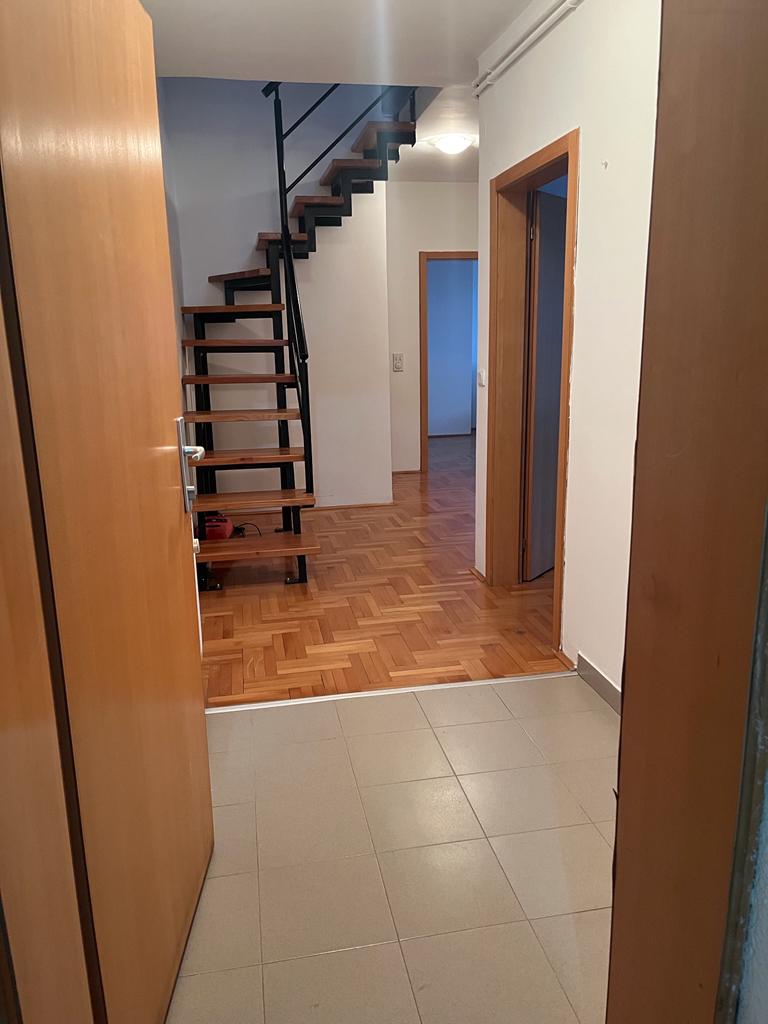 Na prodaju stan u naselju Mose Pijade 1