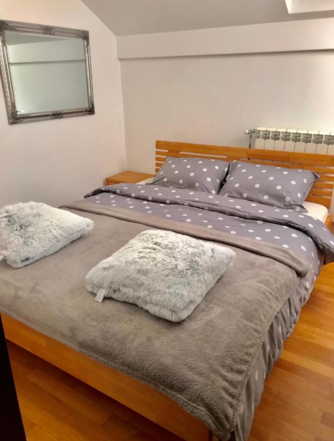 IZDAJEM STAN CENTAR 2