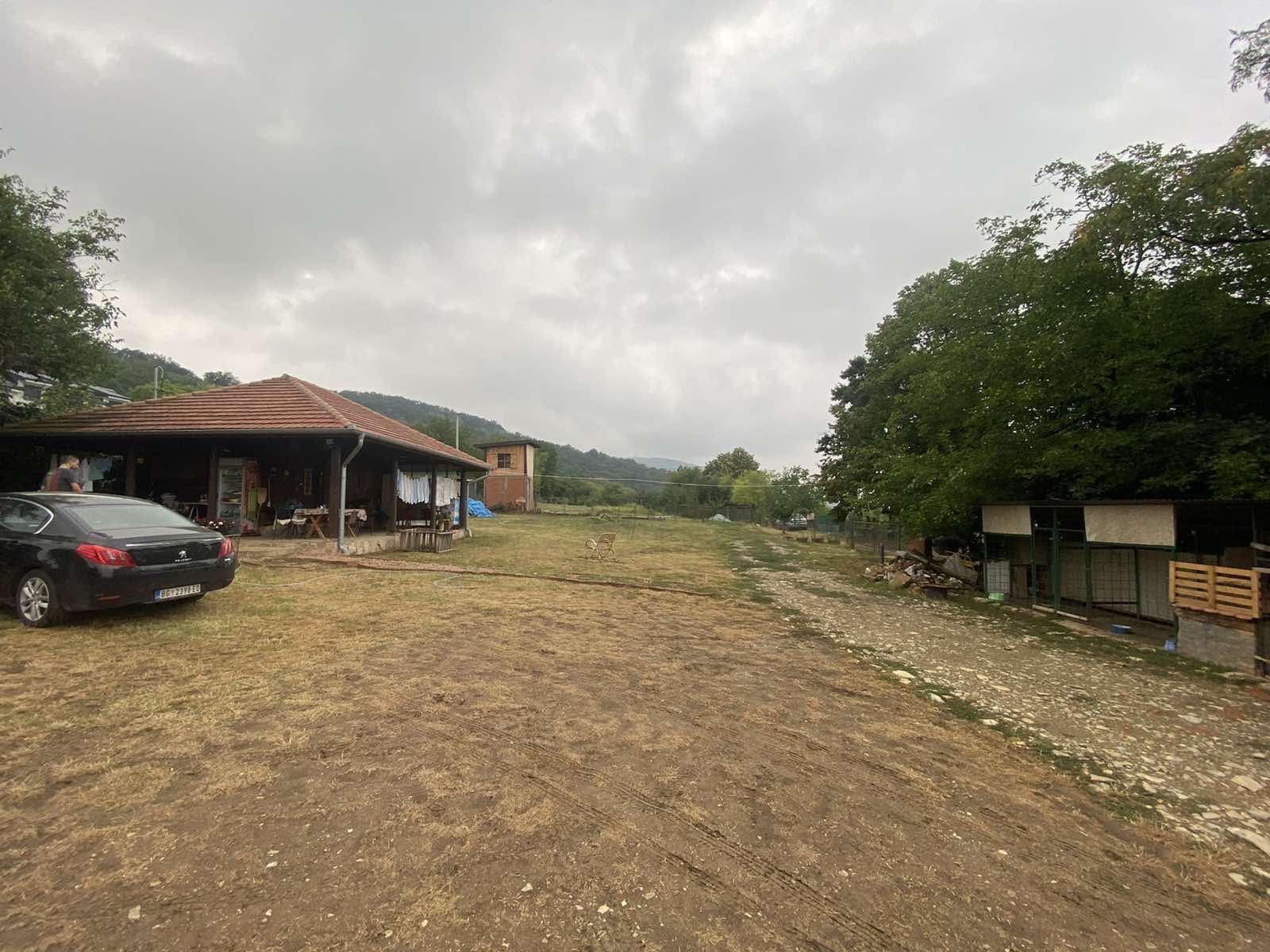 Prodajem objekat na Kosmaju 5