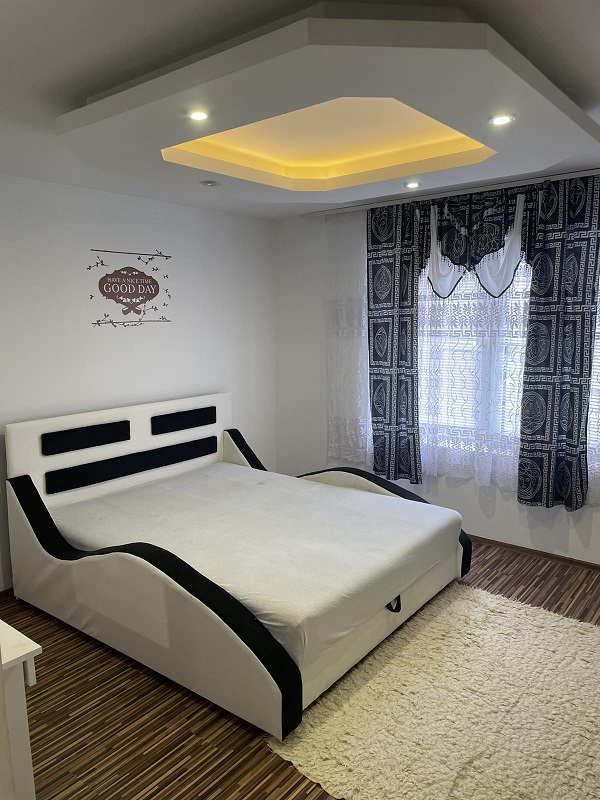 Na prodaju kuca u Crepaji 4