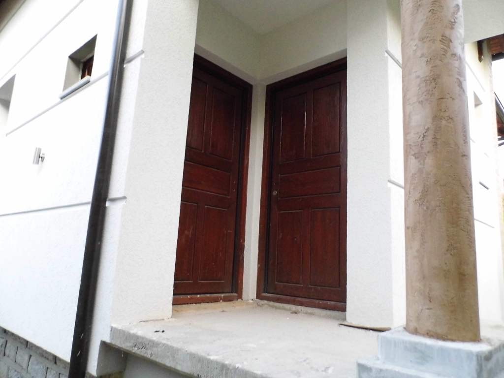 Porodicna kuca na atraktivnoj lokaciji pod Bukuljom 4