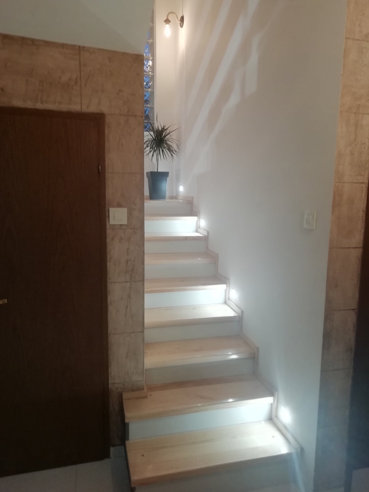 Prodaja kompeletno renovirane kuce sa namestajem 4