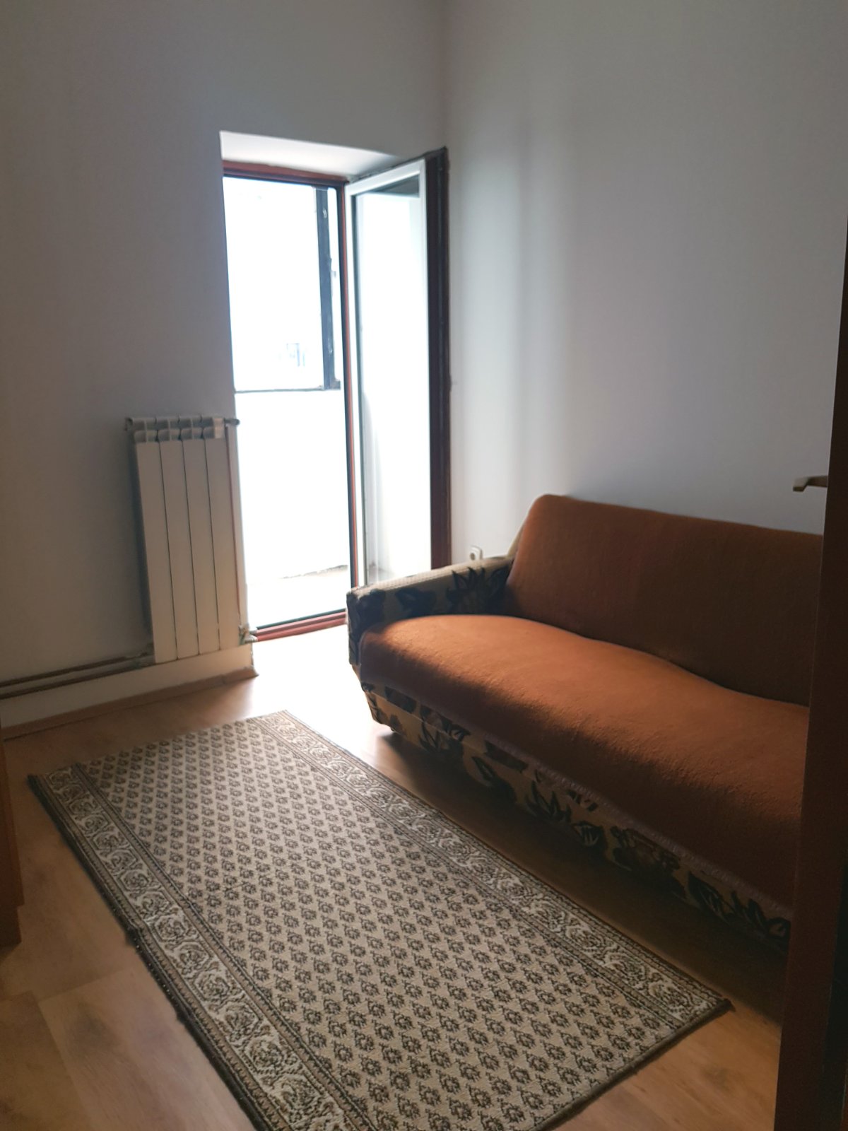 4 0 84m2 kod Botaničke bašte  odvojene 3sobe lođe 4