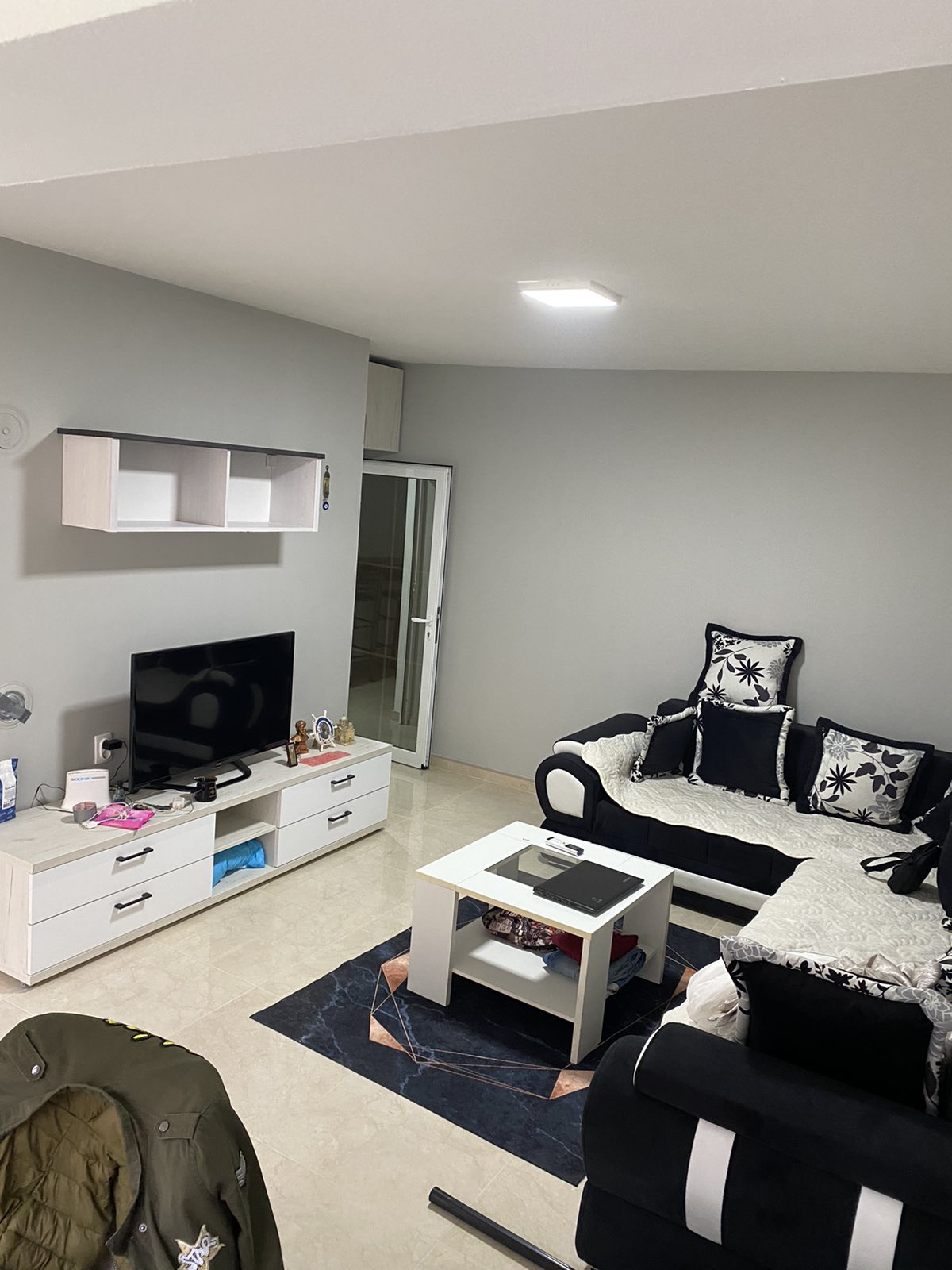 Kompletno renoviran stan kod kružnog toka 2