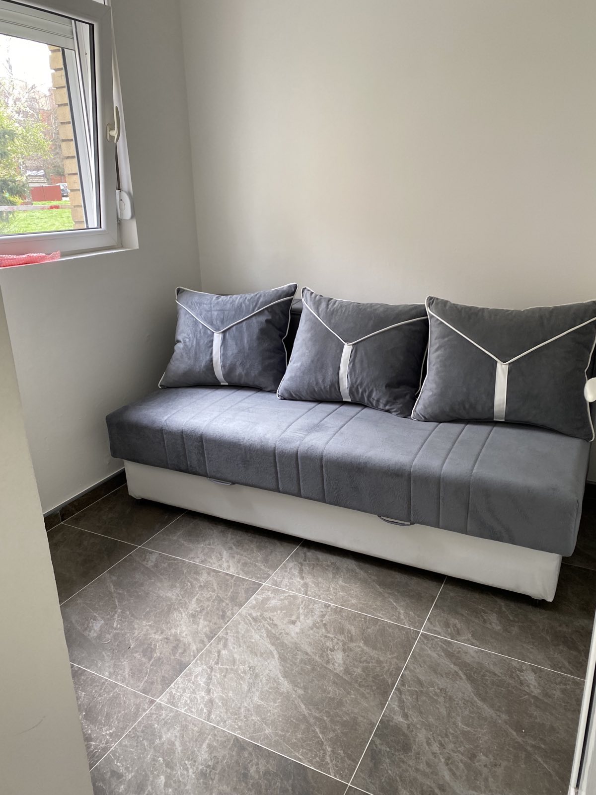 Kompletno renoviran stan kod kružnog toka 4