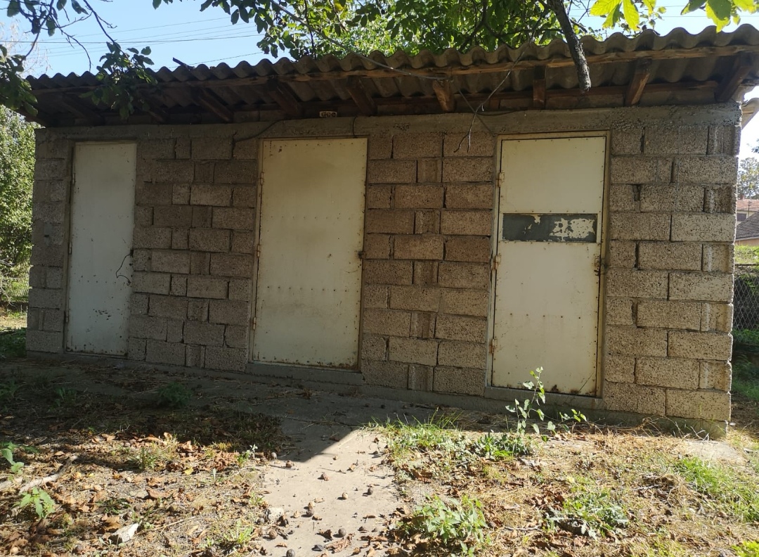 Prodajem 2 kuce u Velikim Crljenima 5